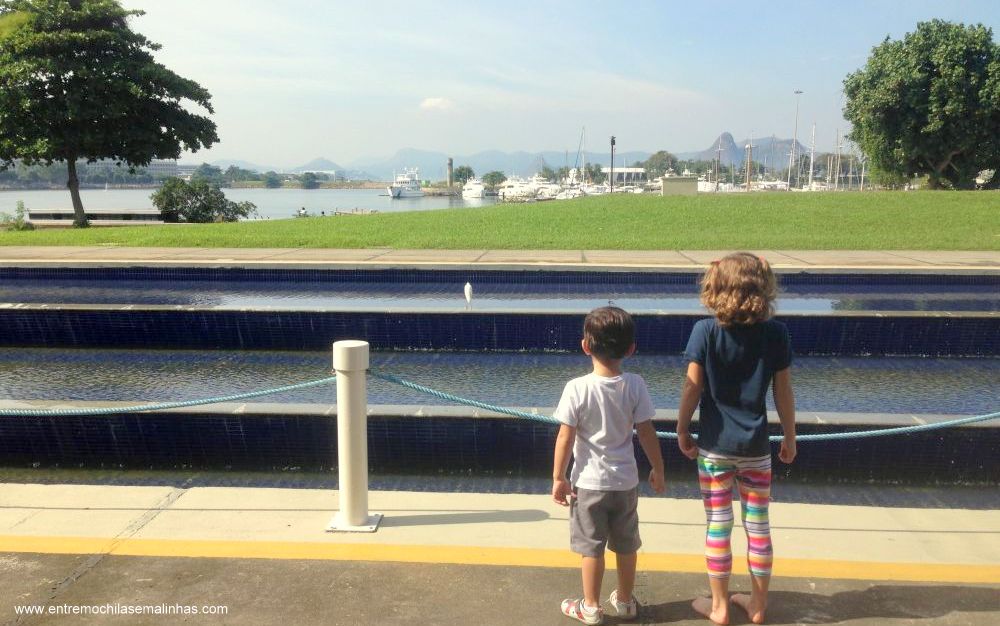 Rio com crianças